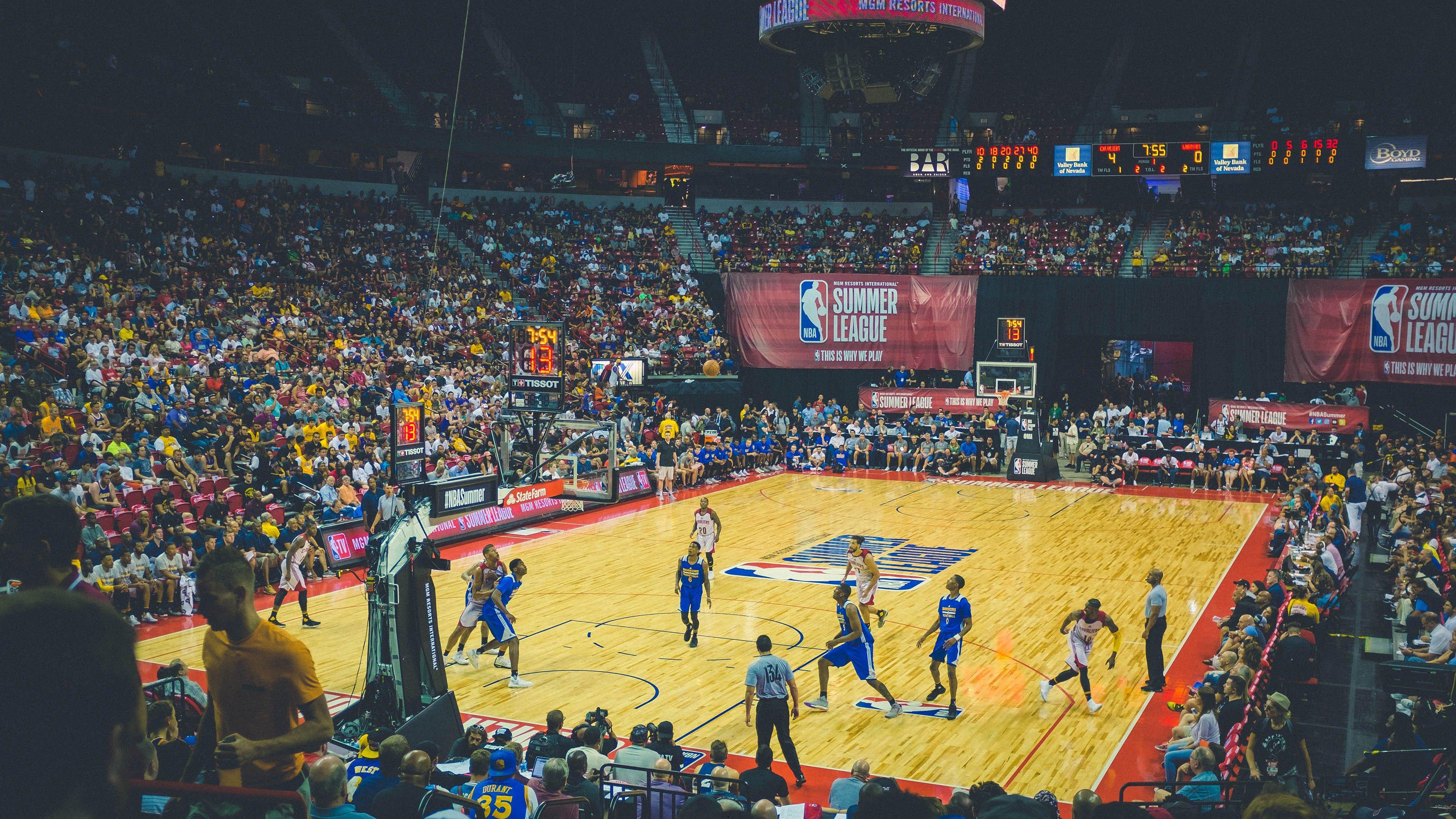 西甲薪资榜揭晓,姆巴佩3125万欧元年薪登顶,引发联赛财务与竞技新思考