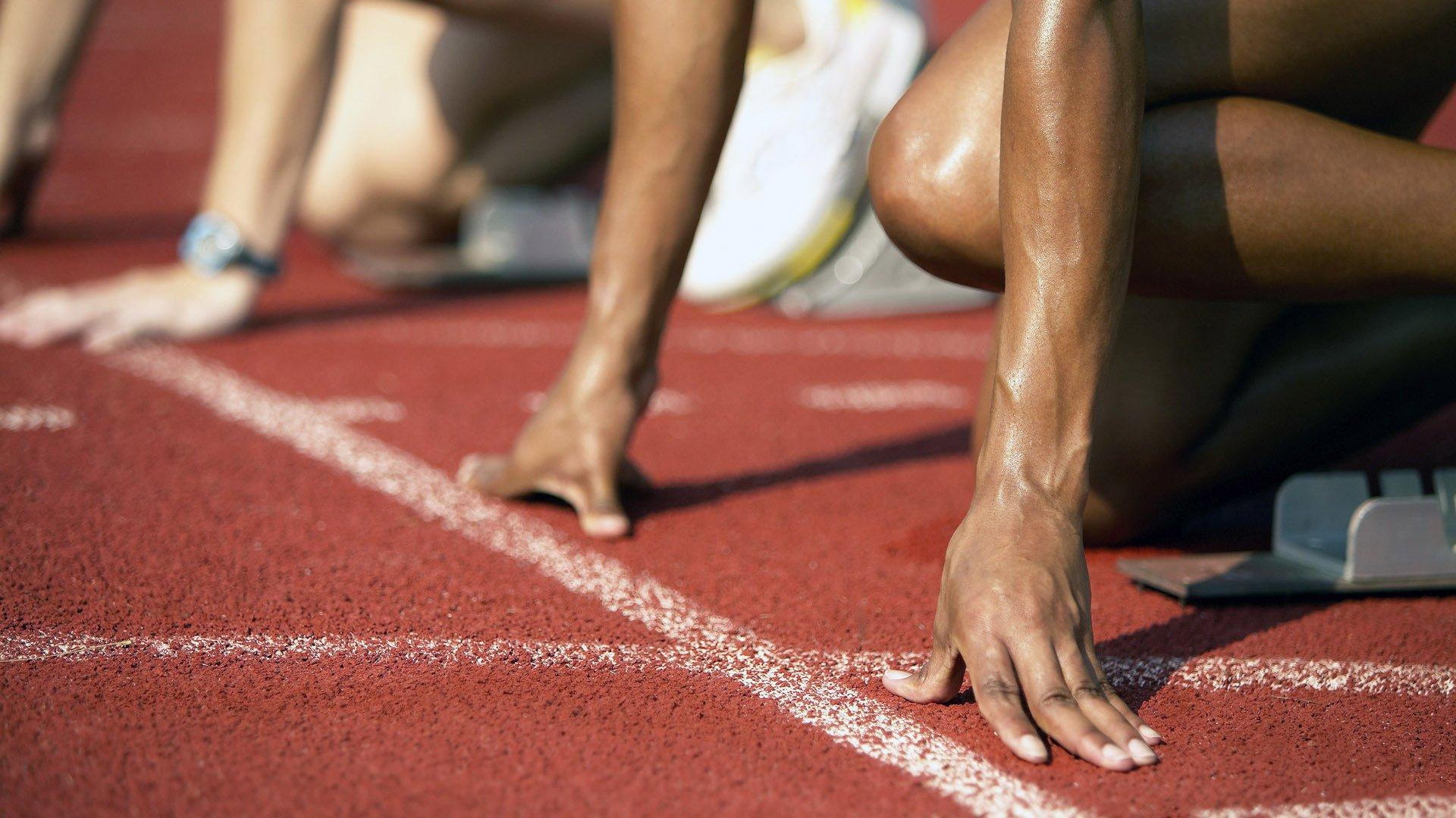 新生代风暴,卡斯尔揭示马刺进攻哲学,全民持球时代降临圣城?