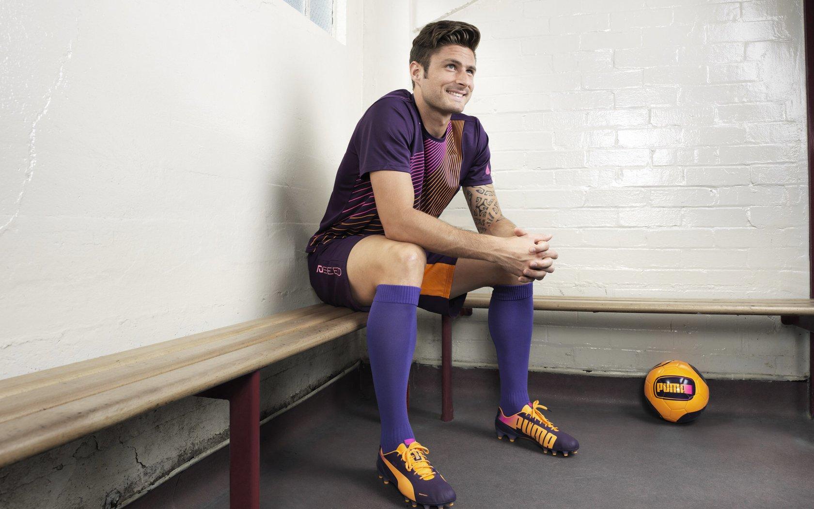 UFC 316，盖斯特鲁姆分歧判定险胜派弗 中量级经典对决引爆拉斯维加斯